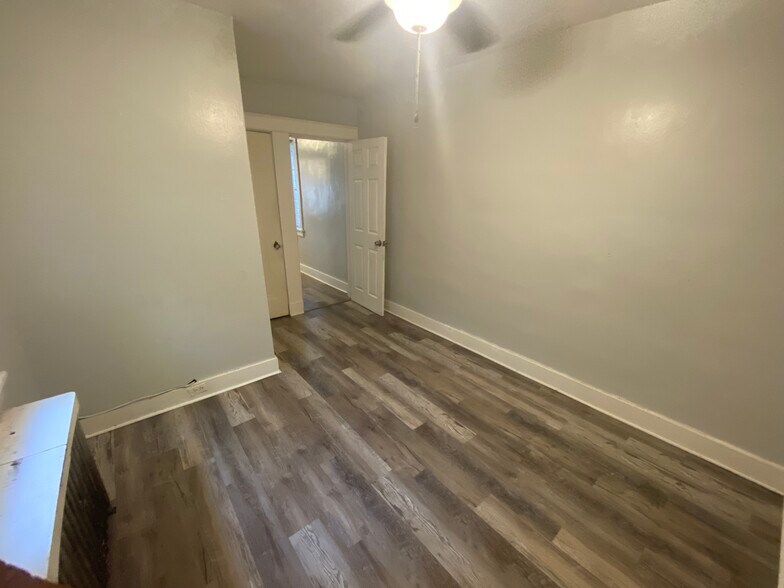 Building Photo - 839 Eldora Plz