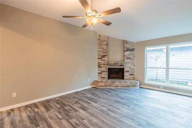 Building Photo - 9111 Goodmeadow Dr