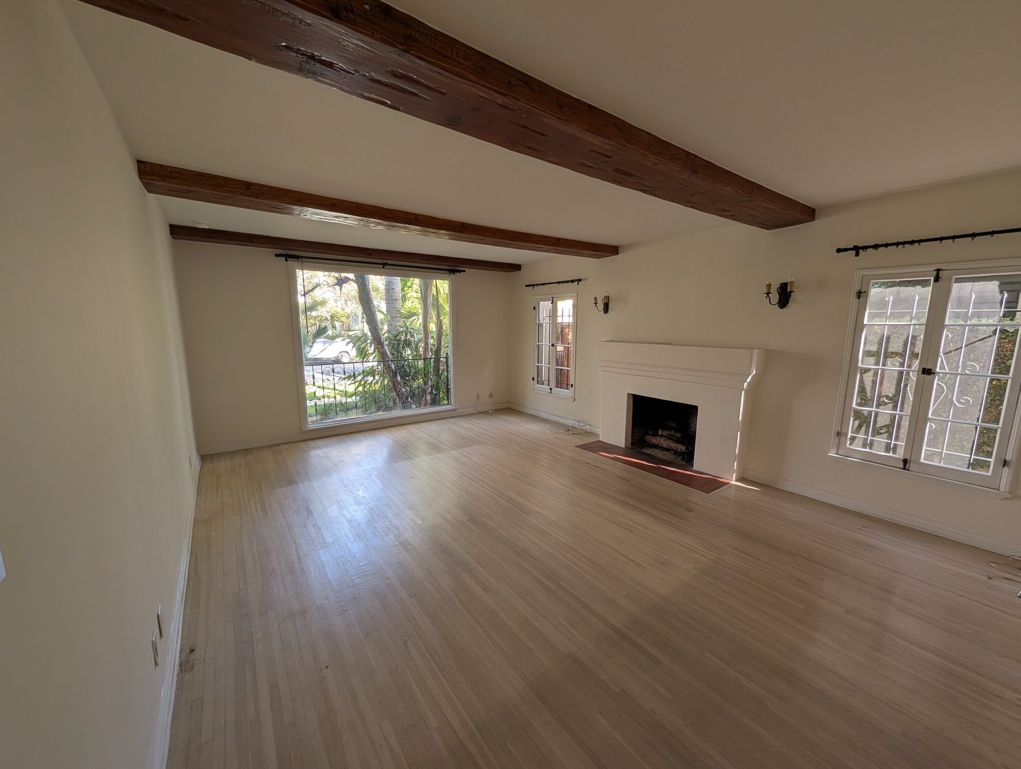 Building Photo - 1123 S Crescent Heights Blvd