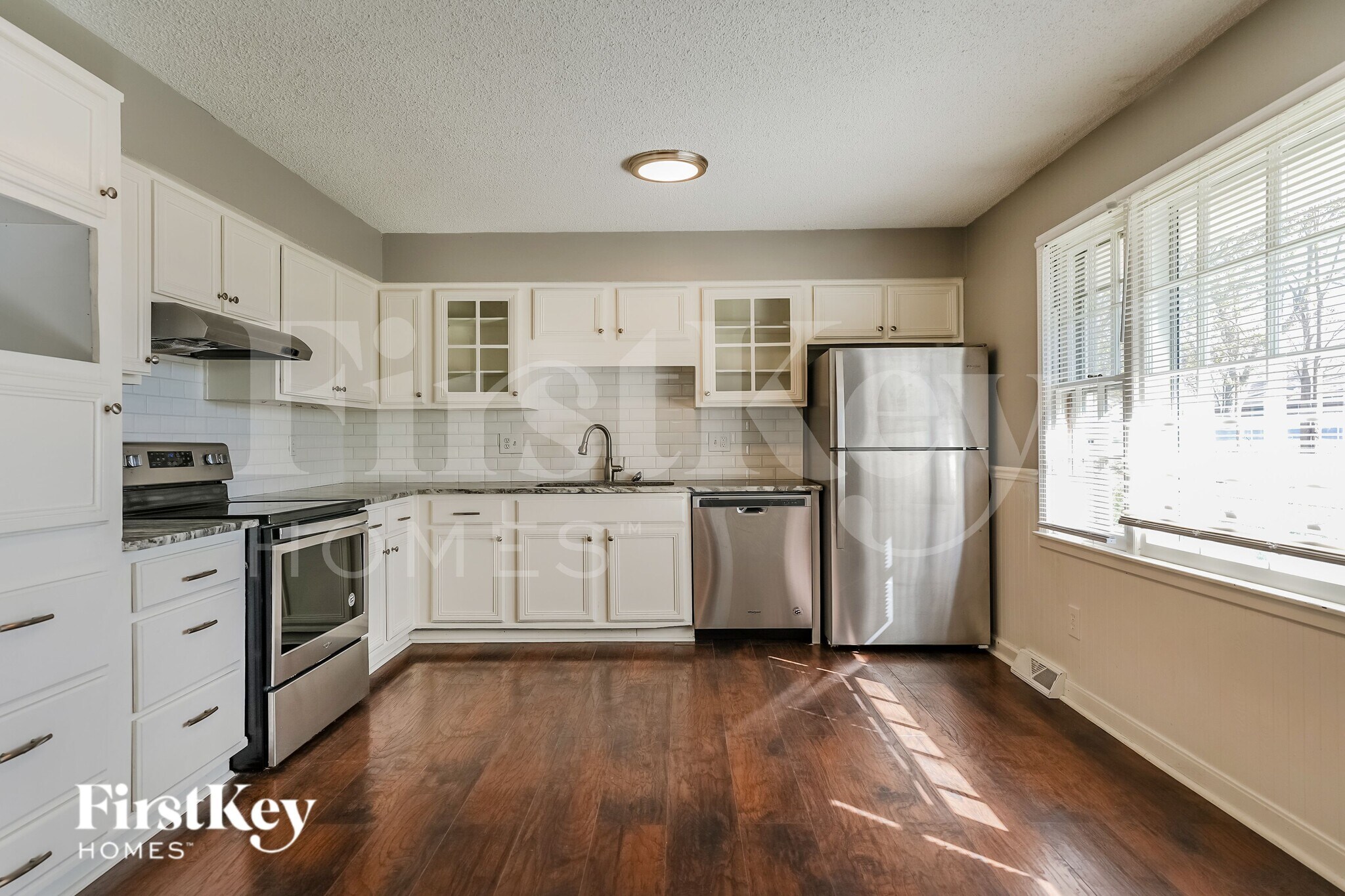 Building Photo - 10040 NW Blum Rd