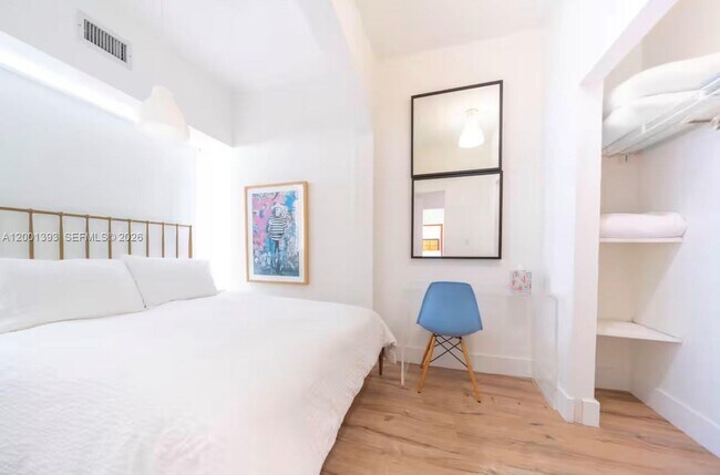 Building Photo - 227 1st St