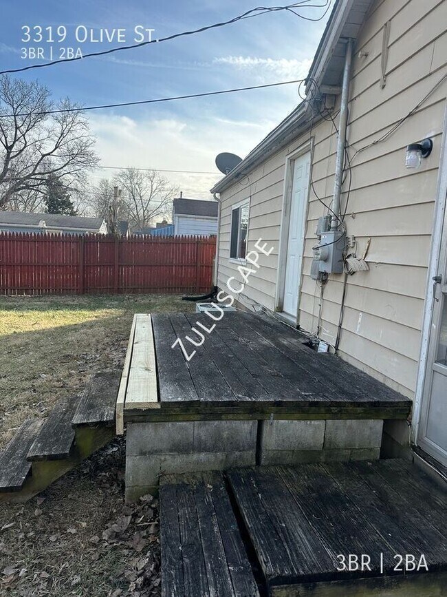 Building Photo - 3319 Olive St