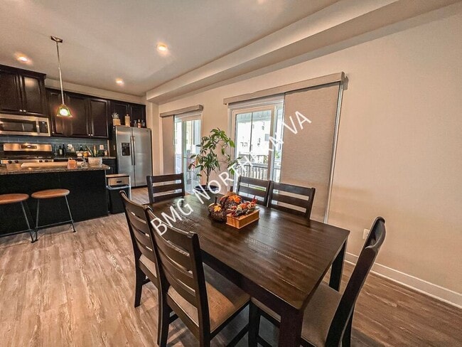 Building Photo - 7731 Blackburn Ridge Dr