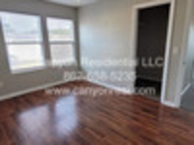 Building Photo - 103 Dormont Dr NE