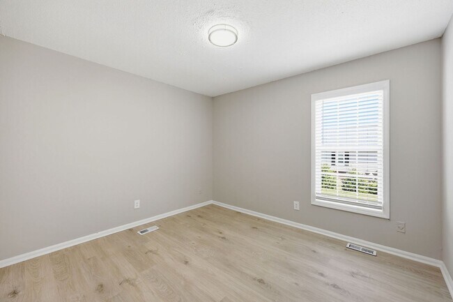 Building Photo - 4800 Hoyle Dr