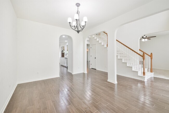 Building Photo - 811 Liberty Way