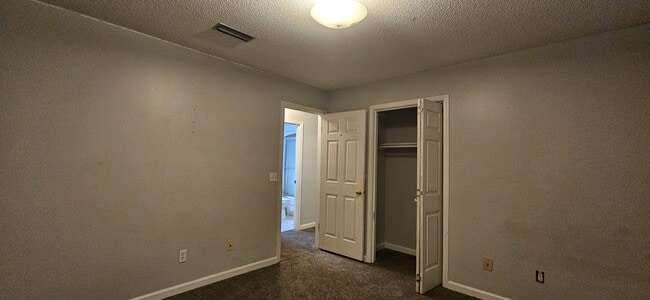 Building Photo - 211 Plantation Rd