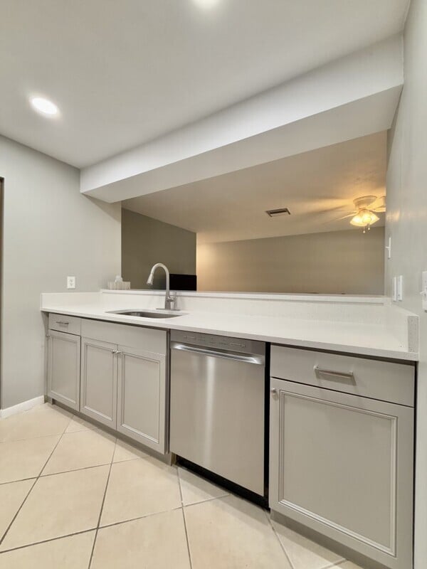 Building Photo - 1509 12th Ct SE