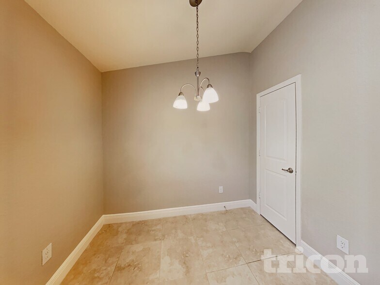 Building Photo - 14502 Dunrobin Dr