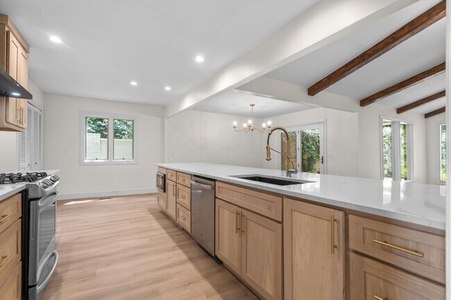 Building Photo - Totally renovated open concept with vaulted ceilings