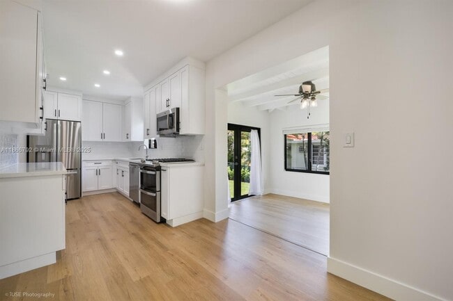 Building Photo - 5970 SW 16th St