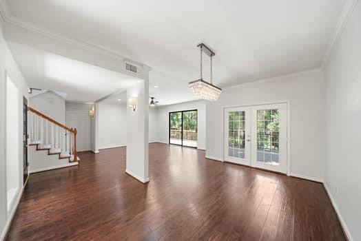 Building Photo - 201 Vanderpool Ln