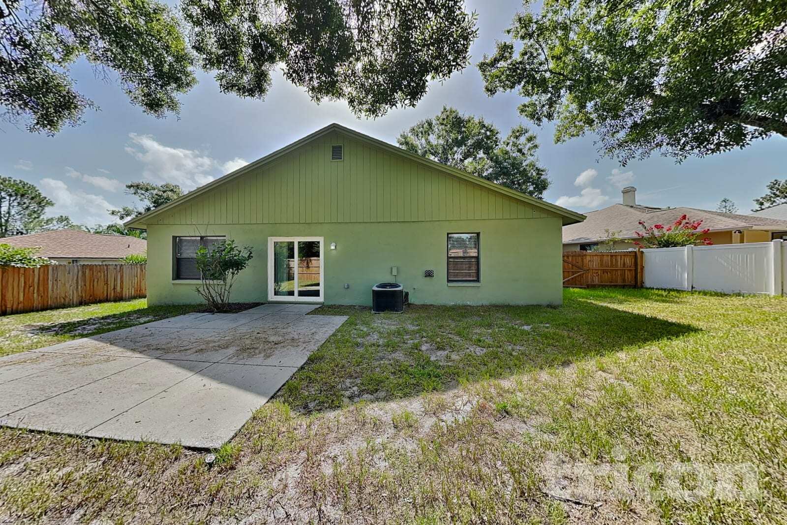 Building Photo - 947 Sandywood Dr