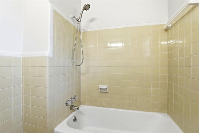 Building Photo - 1913 Baldwin Dr