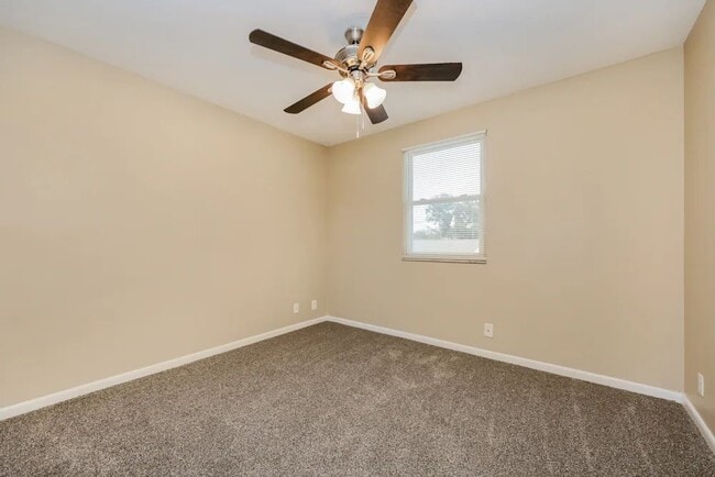 Building Photo - 1701 Village Ct