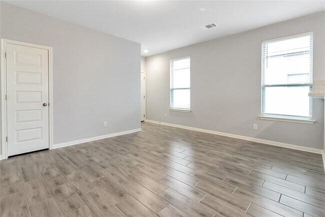 Building Photo - 141 Quiet Man Dr