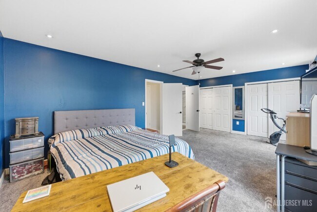 Building Photo - 10 Coventry Ct