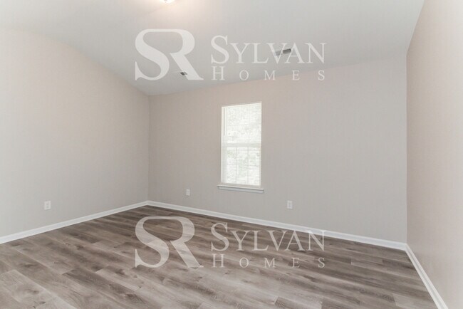 Building Photo - Coming HOME never felt so good!