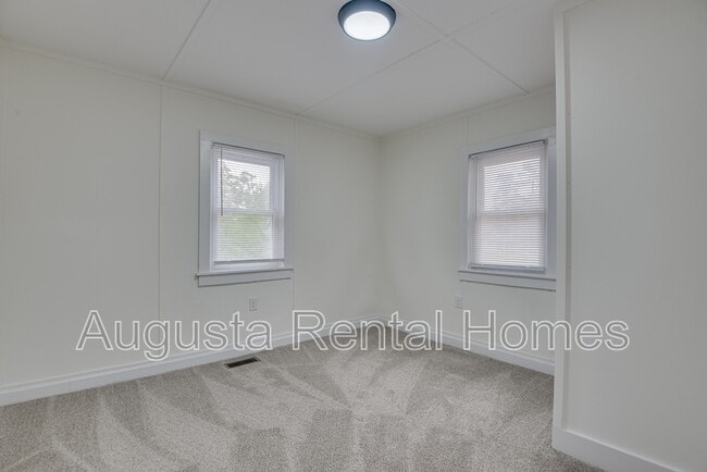 Building Photo - 2753 Hazel St