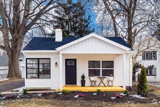 Building Photo - Beautifully Renovated 3-Bedroom Home with ...