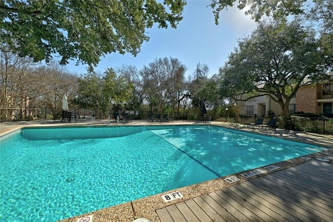 Building Photo - 2002 Millay Dr