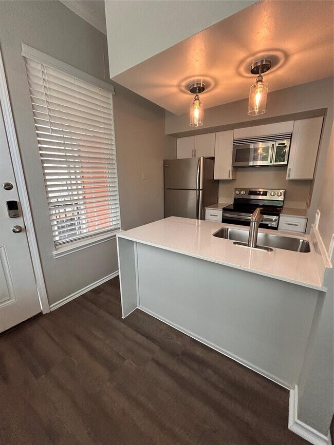 Building Photo - 2814 Nueces St