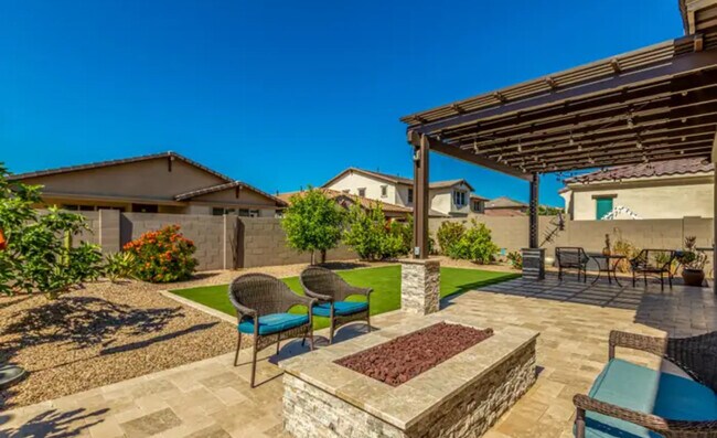 Building Photo - 10112 Cintron Ln