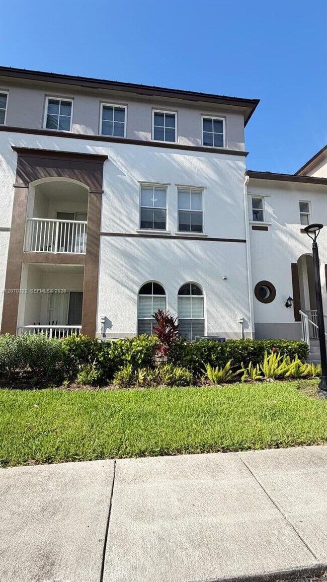 Building Photo - 4435 SW 160th Ave