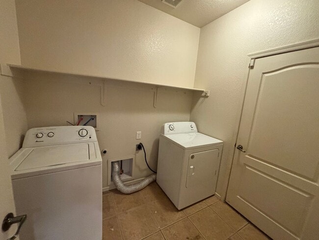 Building Photo - 5484 Canteria Court