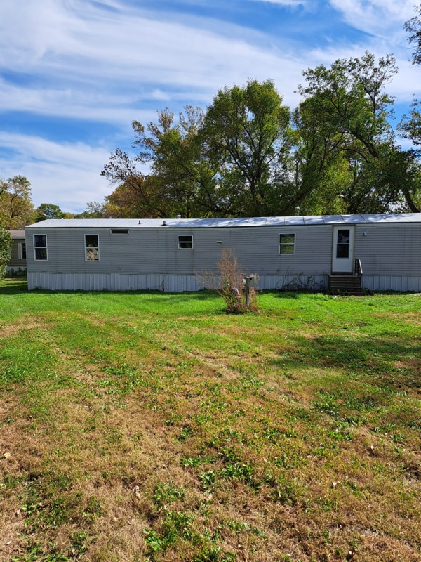 Building Photo - 111 Lindsay Dr