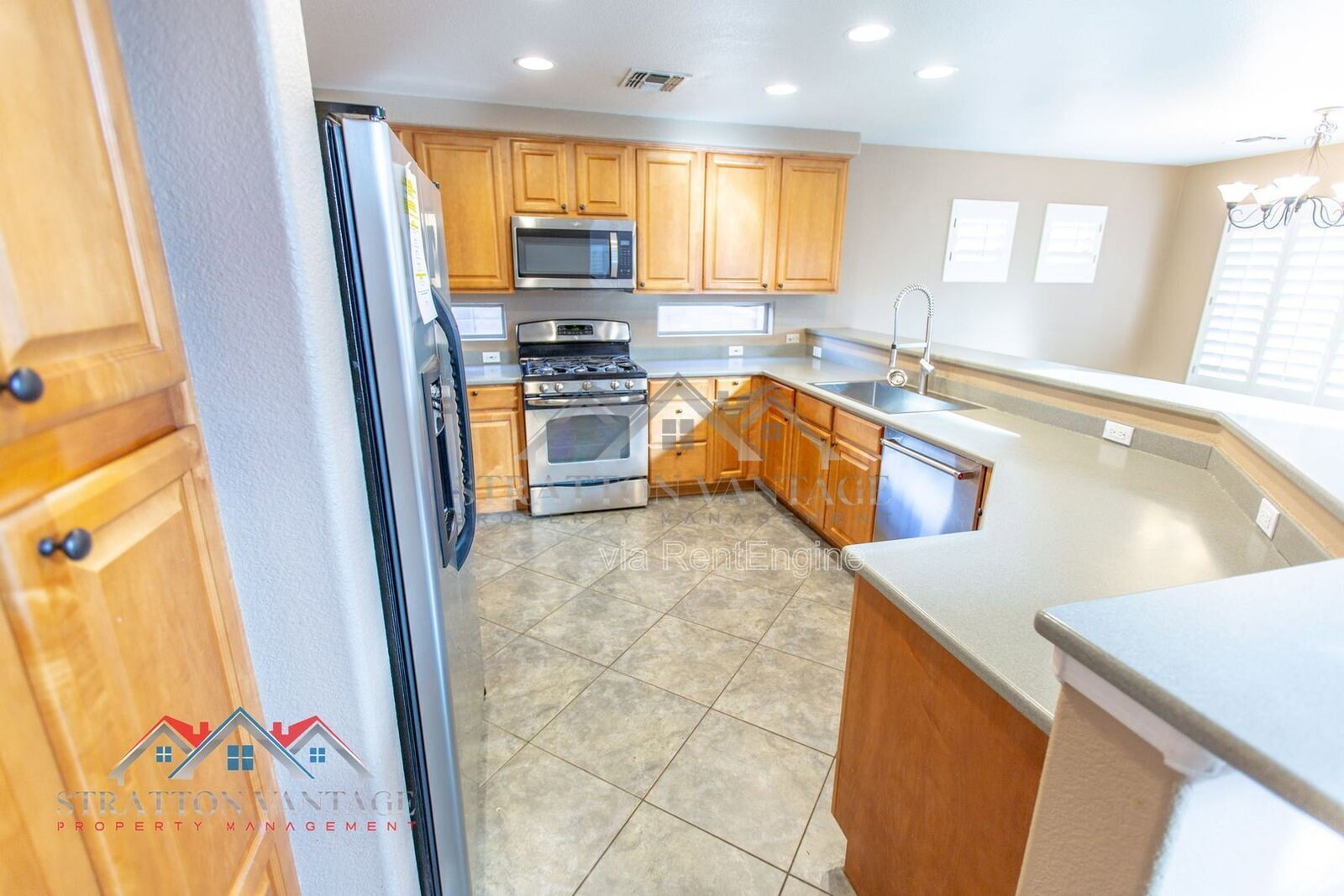 Building Photo - 4613 E Thorn Tree Dr