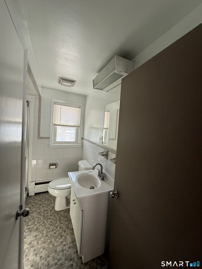 Building Photo - 30 Bungay Rd