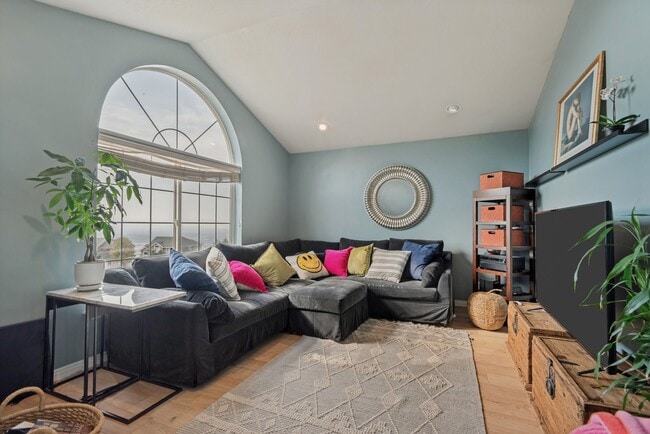 Building Photo - 14767 Brewster Dr