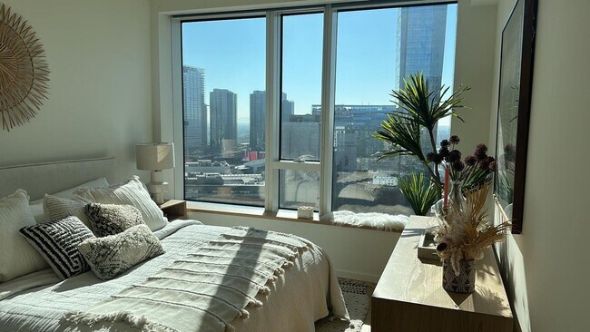 Building Photo - 889 Francisco St