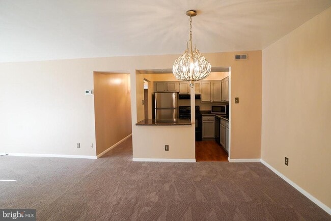 Building Photo - 10115 Prince Pl