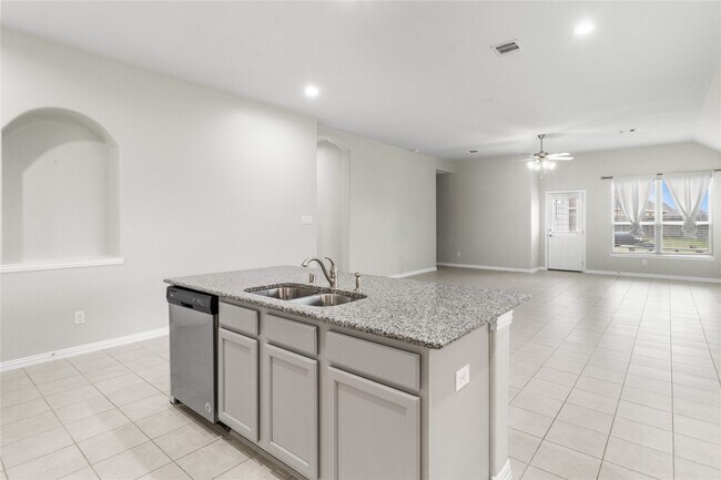 Building Photo - 131 San Jacinto Dr