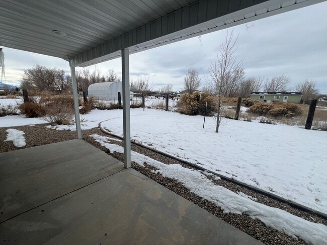 Building Photo - 2 bed - 1 bath - updated throughout!