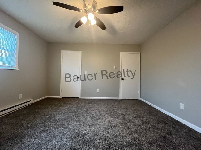 Building Photo - Three Bedroom, Plymouth Local Schools
