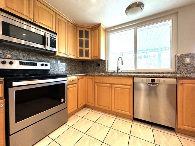 Building Photo - 4BR/3BA House in Rancho Penasquitos - Powa...