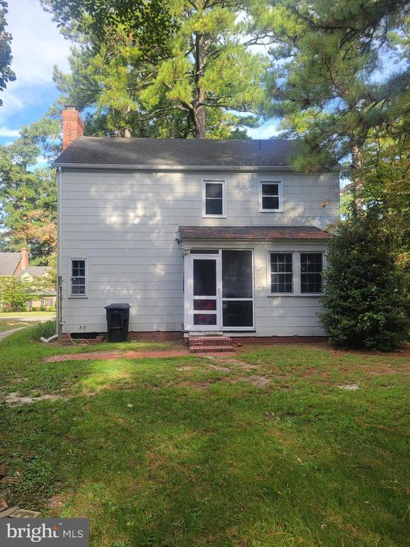 Building Photo - 905 Evergreen Ave