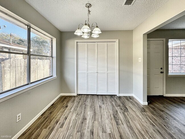 Building Photo - 3 br, 2 bath House - 1911 Bogatto St