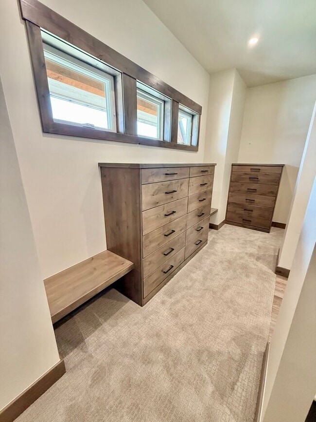 Building Photo - Luxury Golf Retreat in Berthoud with Breat...