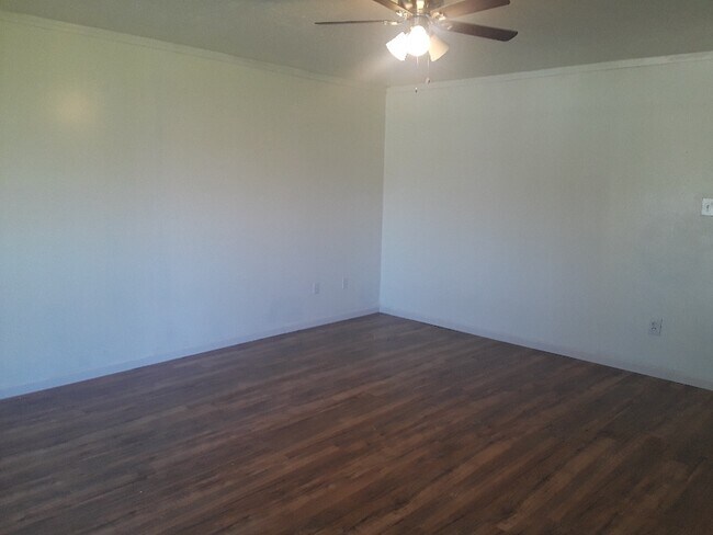 Building Photo - 10814 Estelle Cir