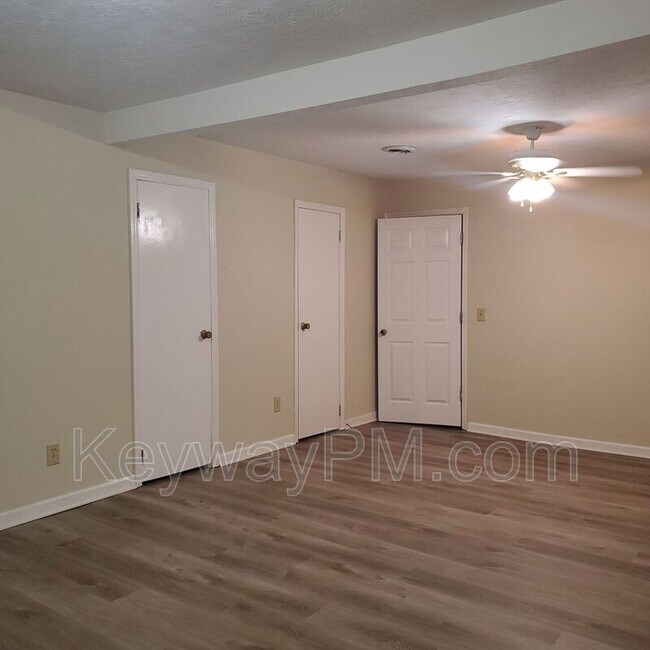 Building Photo - 119 2nd Ave