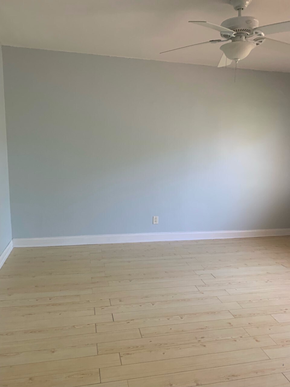 den - 1121 Myrtle Ave