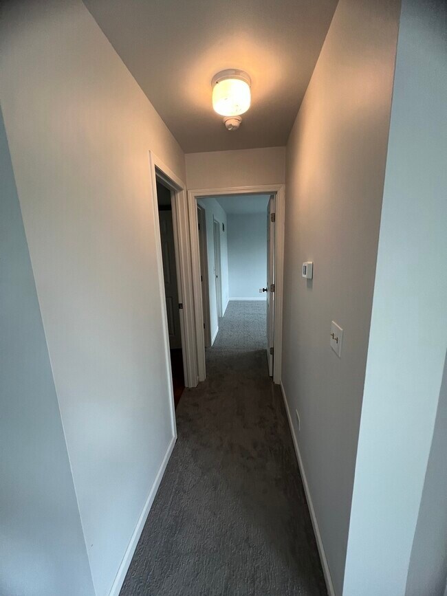 Building Photo - 125 Glengarry Dr