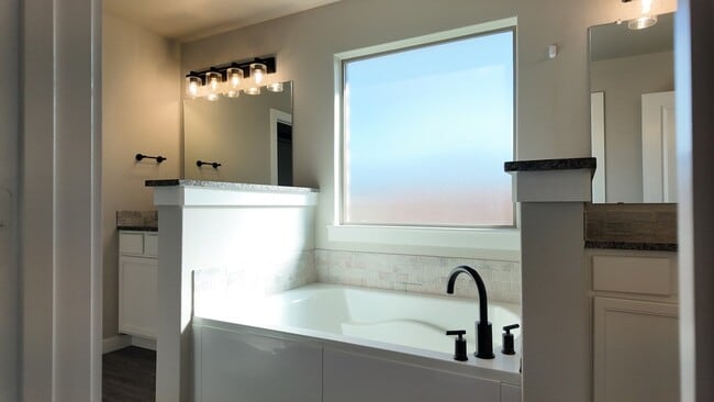 Building Photo - 2602 Ivy Ct