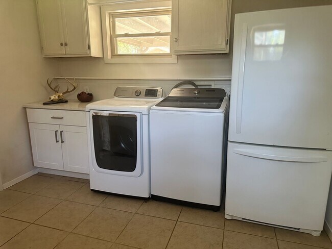 Building Photo - Fully remodeled home for rent
