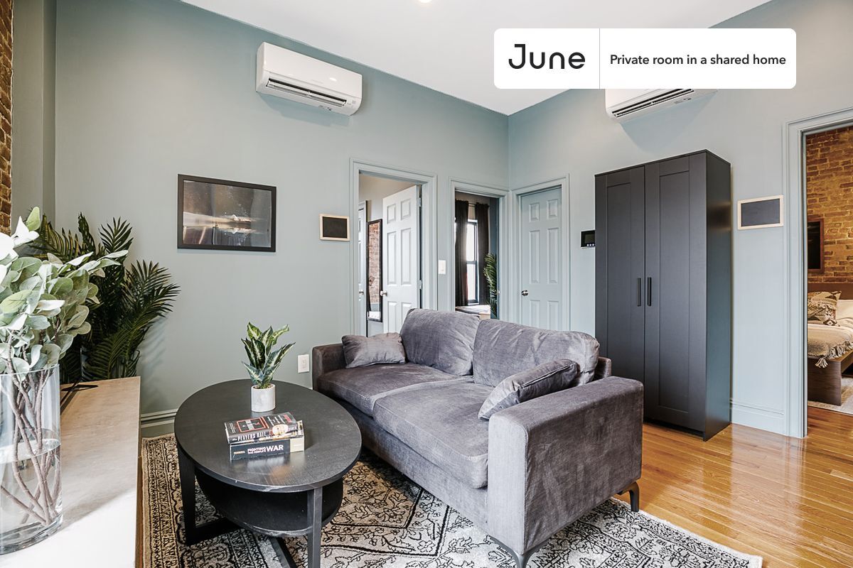 Building Photo - Room in Shared 3 bed/2 bath home