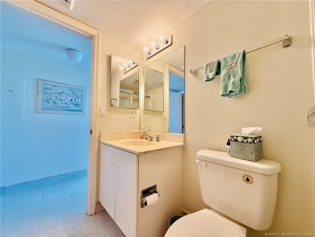 Building Photo - 8800 S Ocean Dr